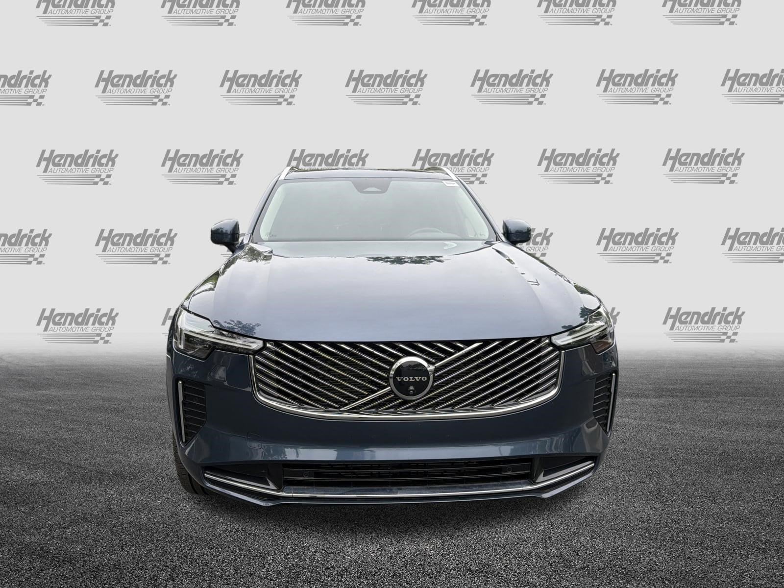 2025 Volvo XC90 Plus photo 2