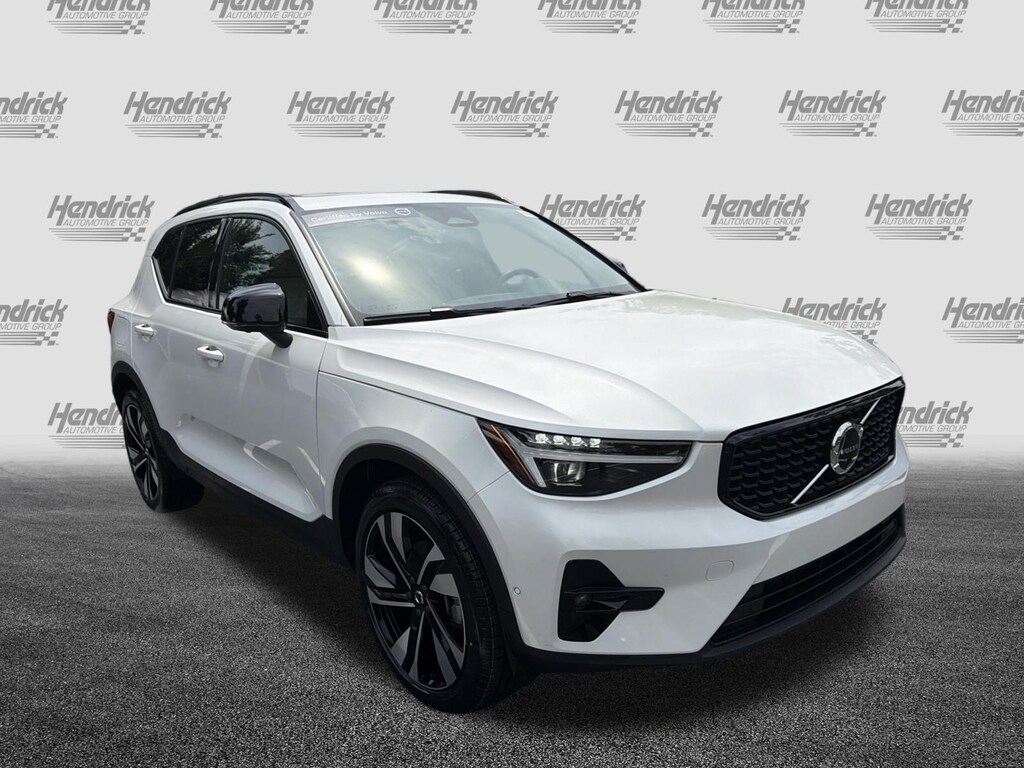 Certified 2025 Volvo XC40 Ultra Dark Theme SUV