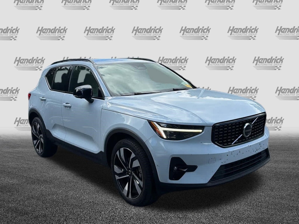 Used 2024 Volvo XC40 Ultimate Dark Theme SUV