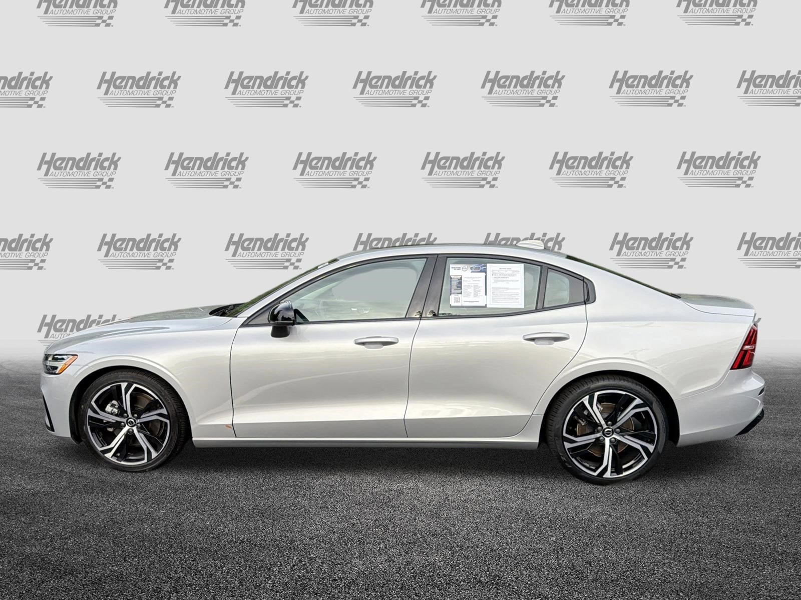 Volvo S60 Core Dark Theme
