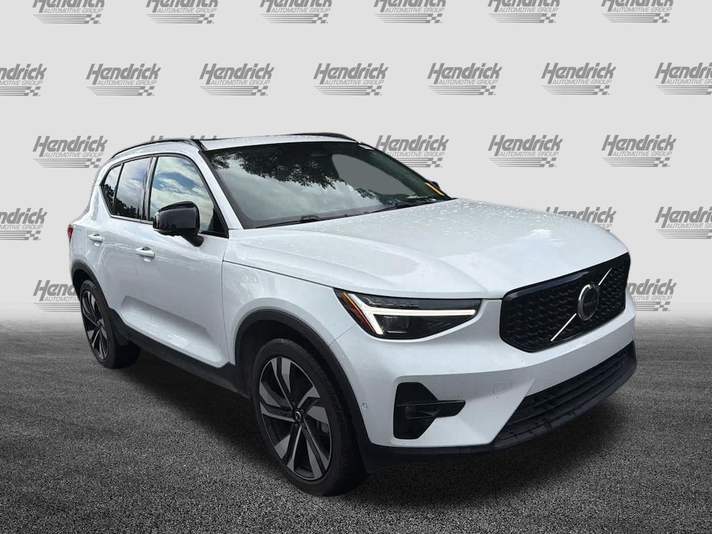 Certified 2025 Volvo XC40 Ultra Dark Theme SUV