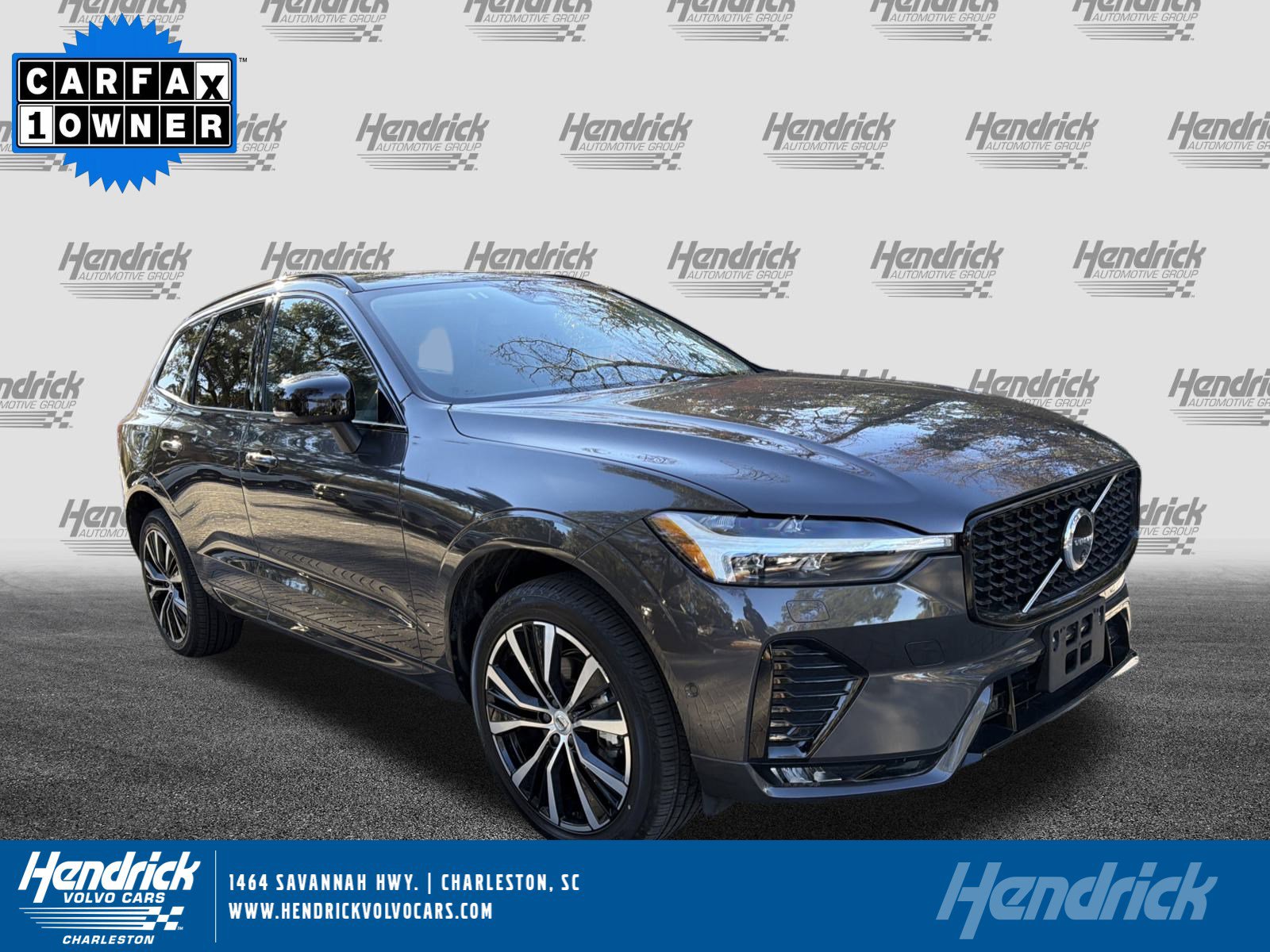2025 Volvo XC60 Plus's photo