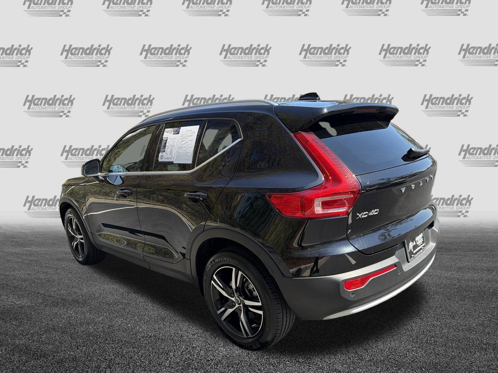 2025 Volvo XC40 Core Bright Theme photo 3