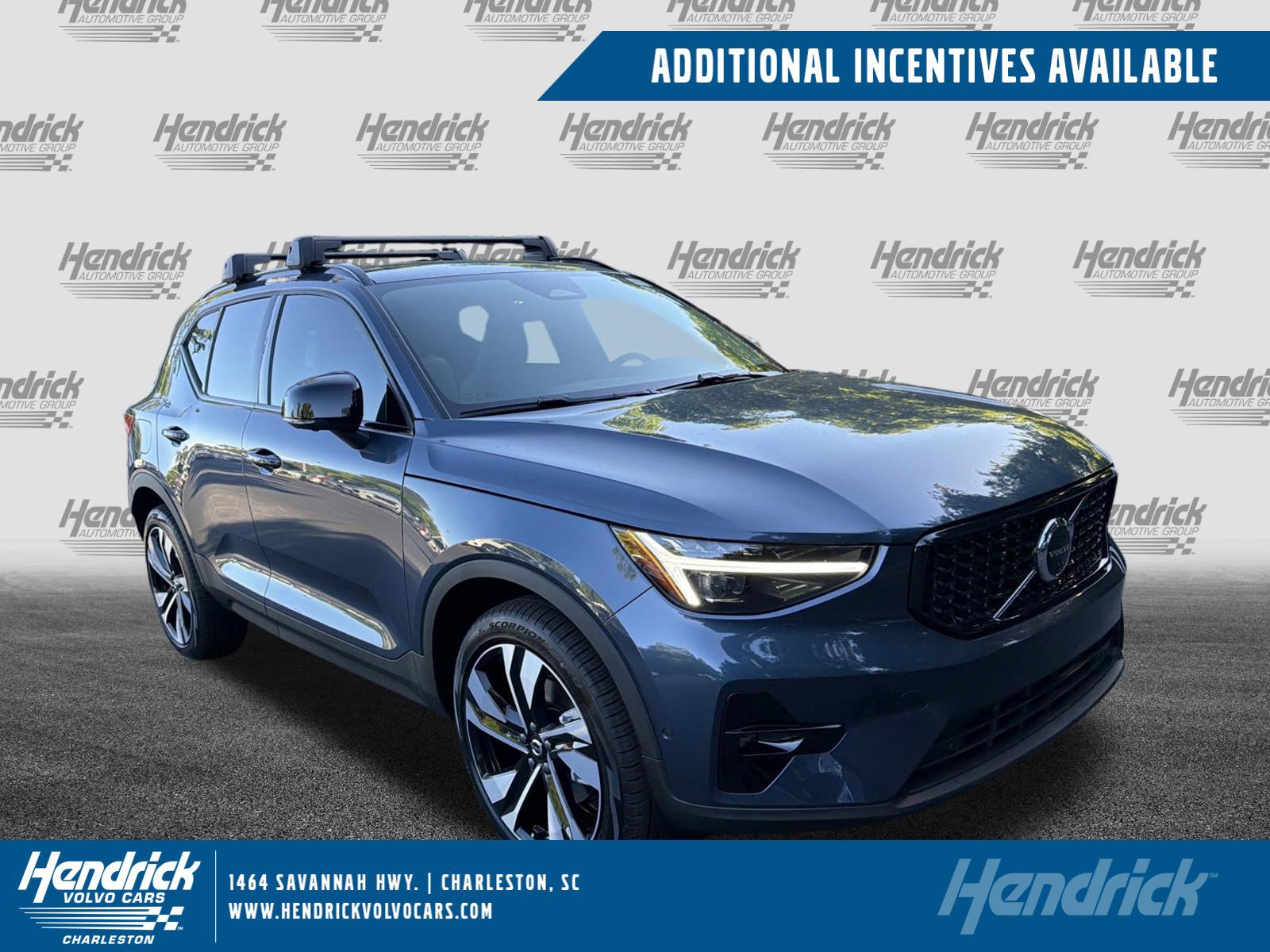 2026 Volvo XC40 B5 Ultra Dark AWD's photo