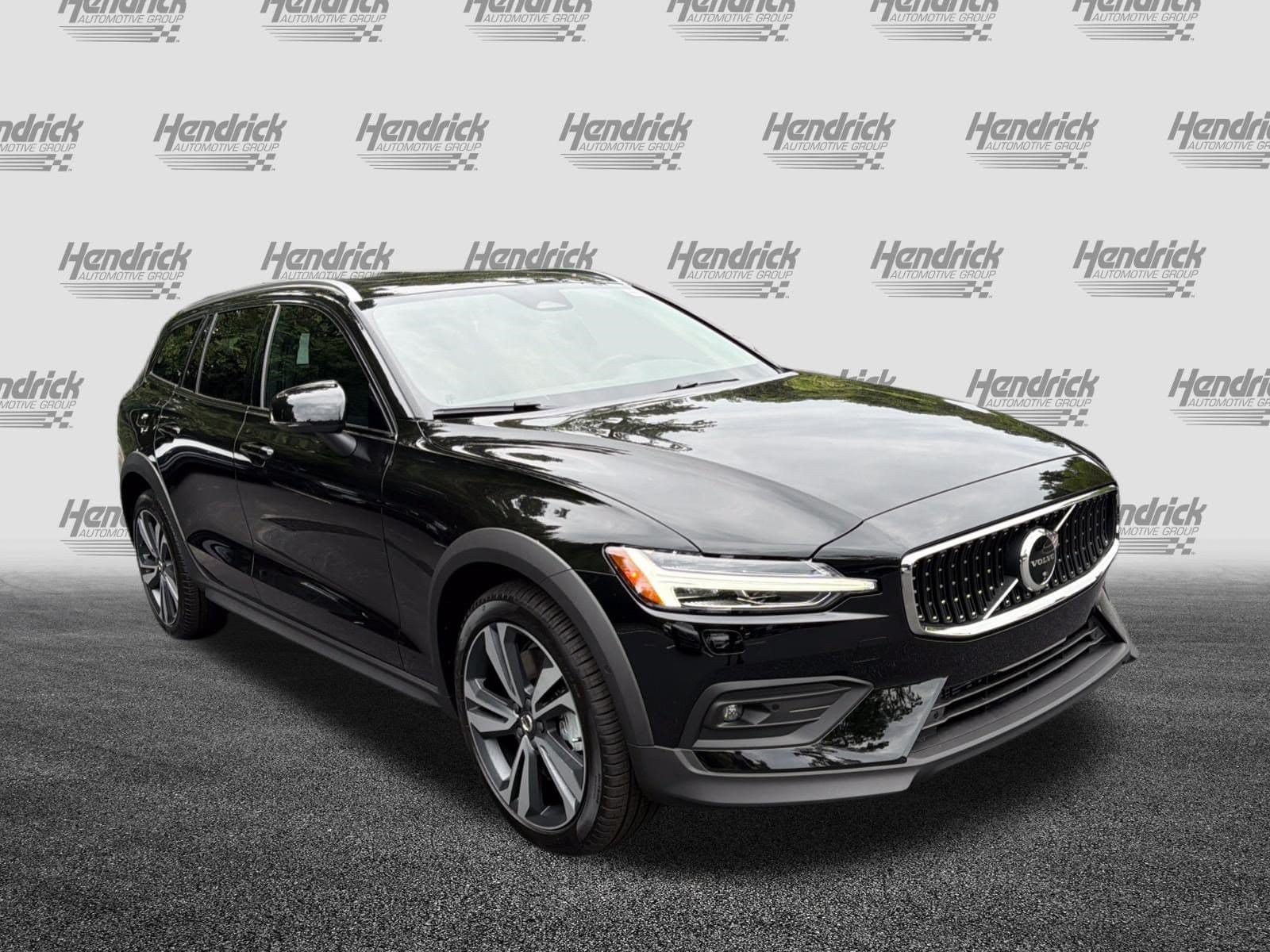 Volvo V60 Cross Country B5 Plus