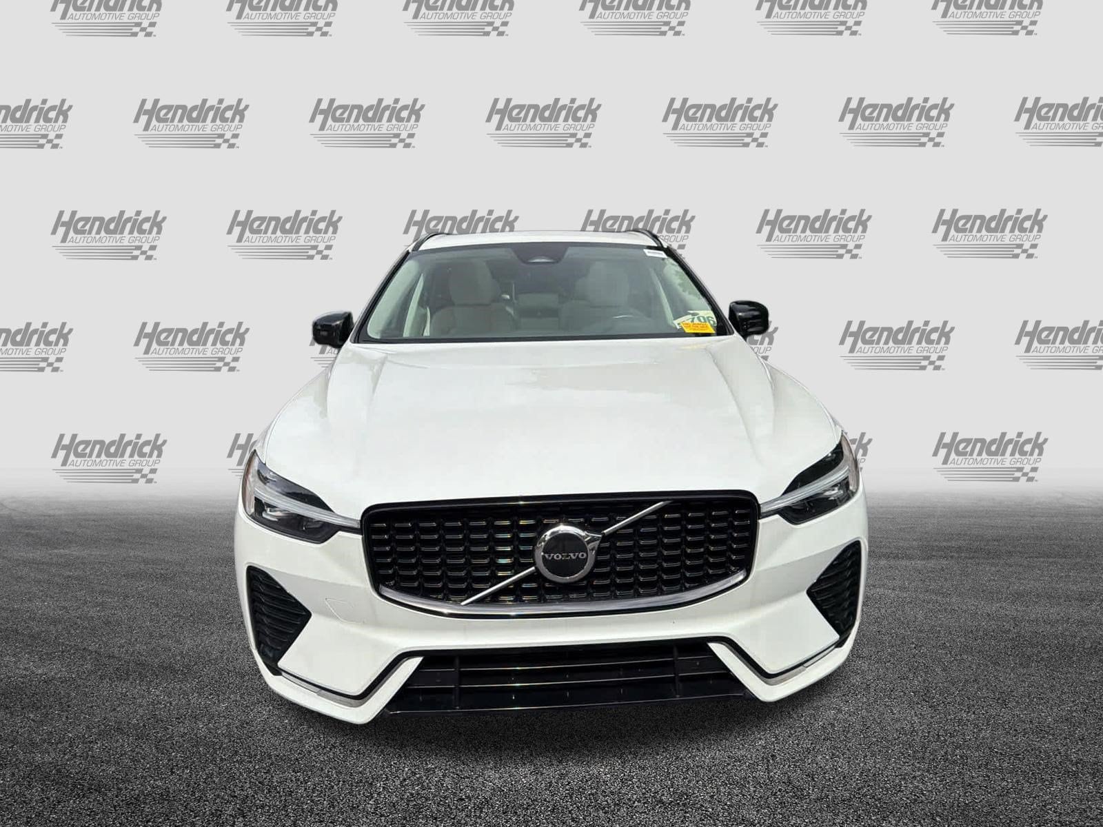 Volvo XC60 Core Dark Theme