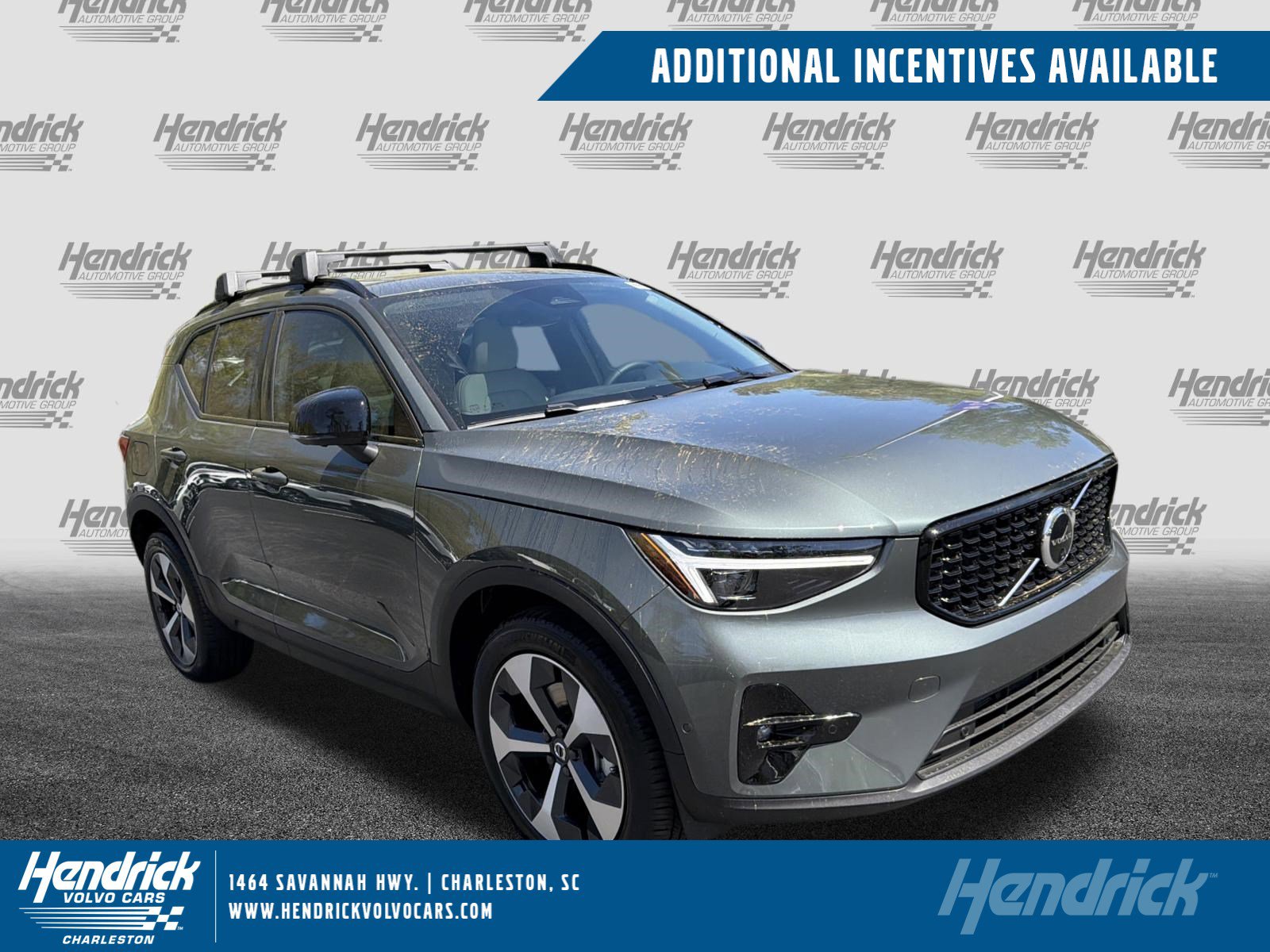2026 Volvo XC40 B5 Plus Dark AWD's photo