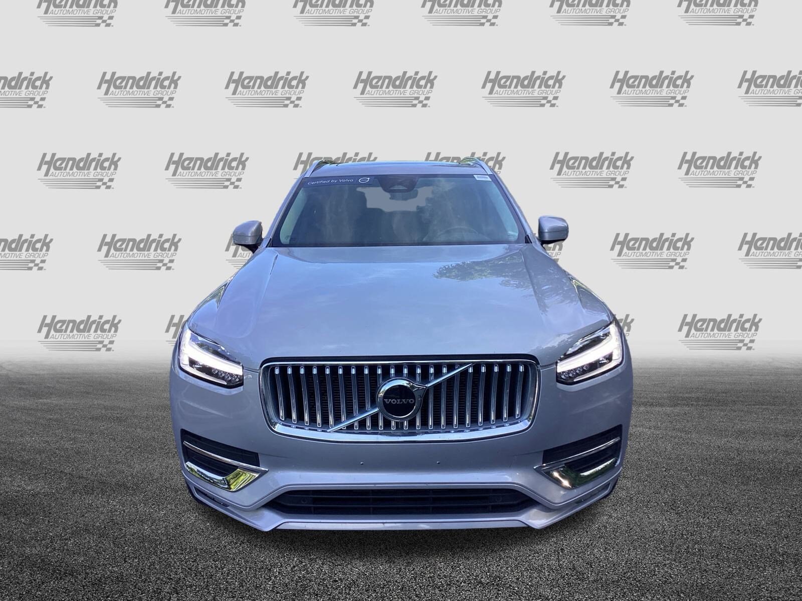 2025 Volvo XC90 Core photo 2