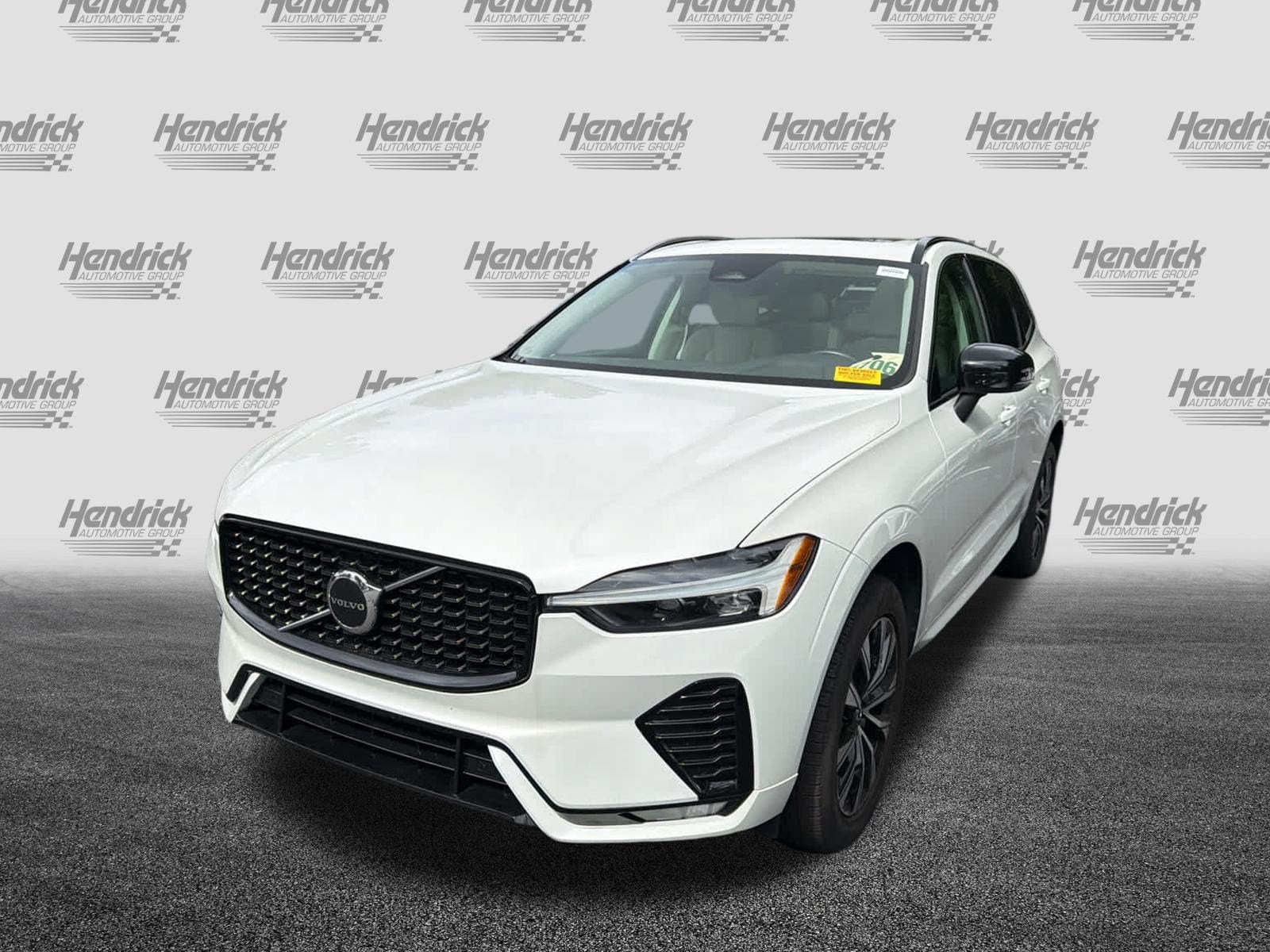 Volvo XC60 Core Dark Theme