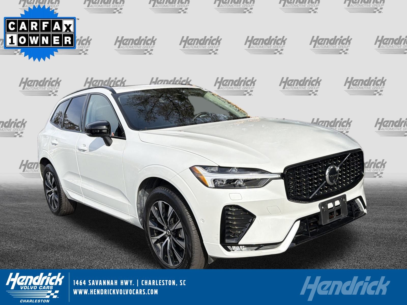 2025 Volvo XC60 Plus's photo