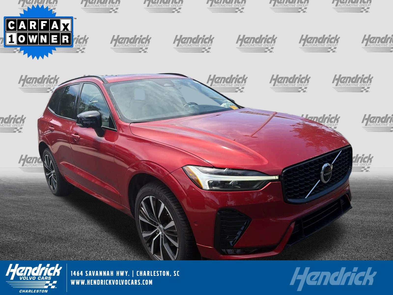 2024 Volvo XC60 B5 Plus Dark Theme AWD's photo