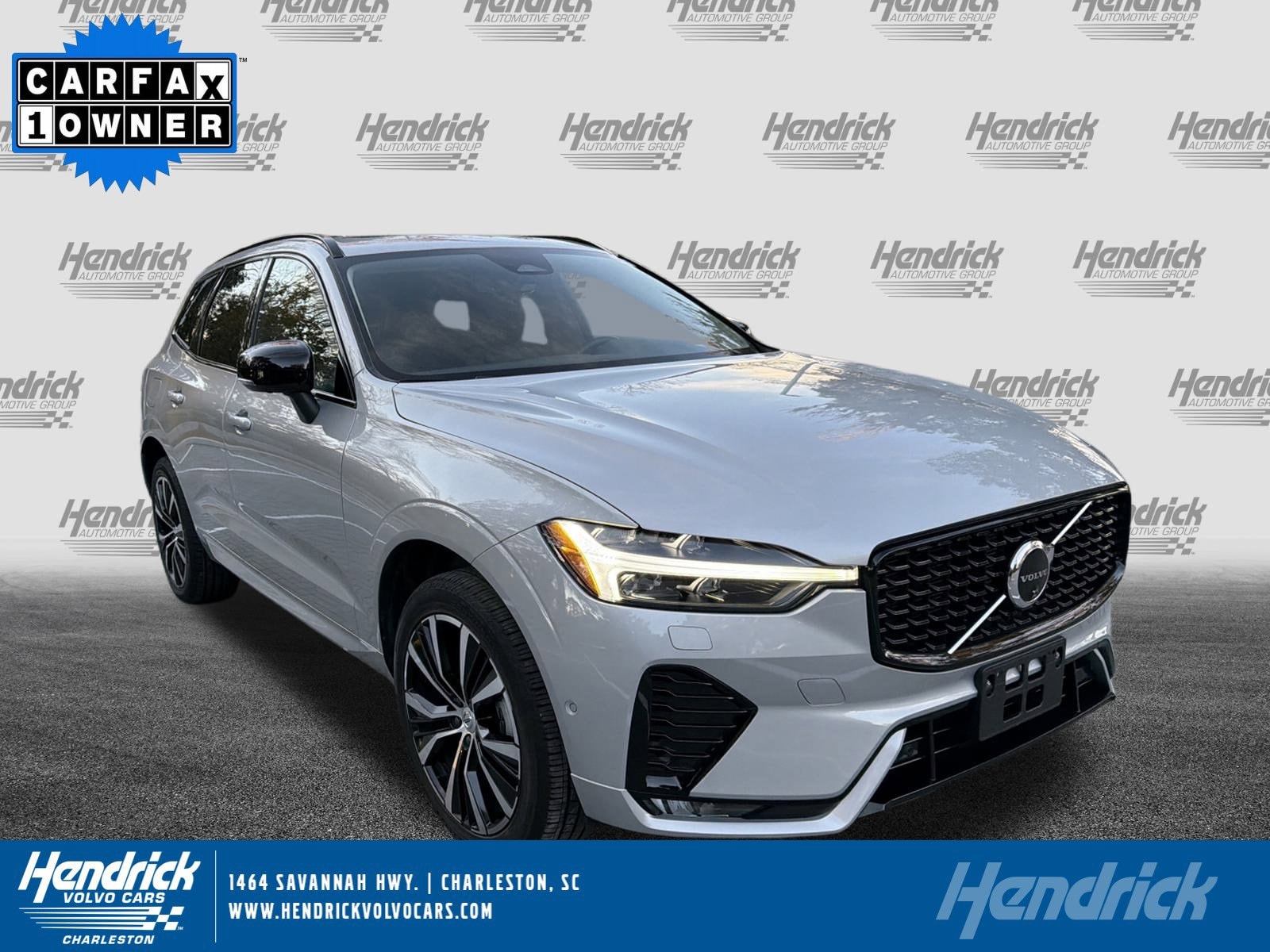 2025 Volvo XC60 Plus's photo