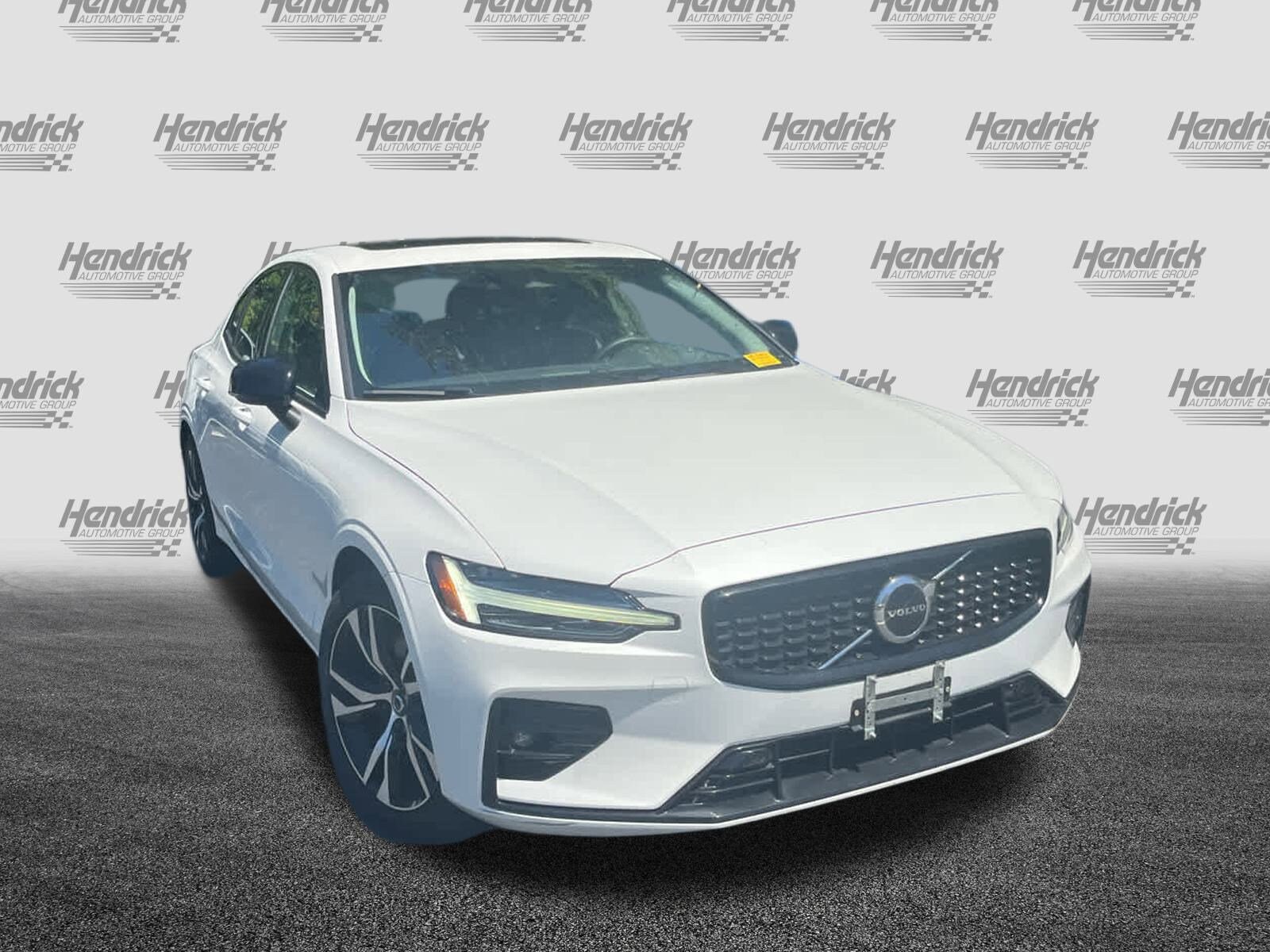 2024 Volvo S60 Core photo 3