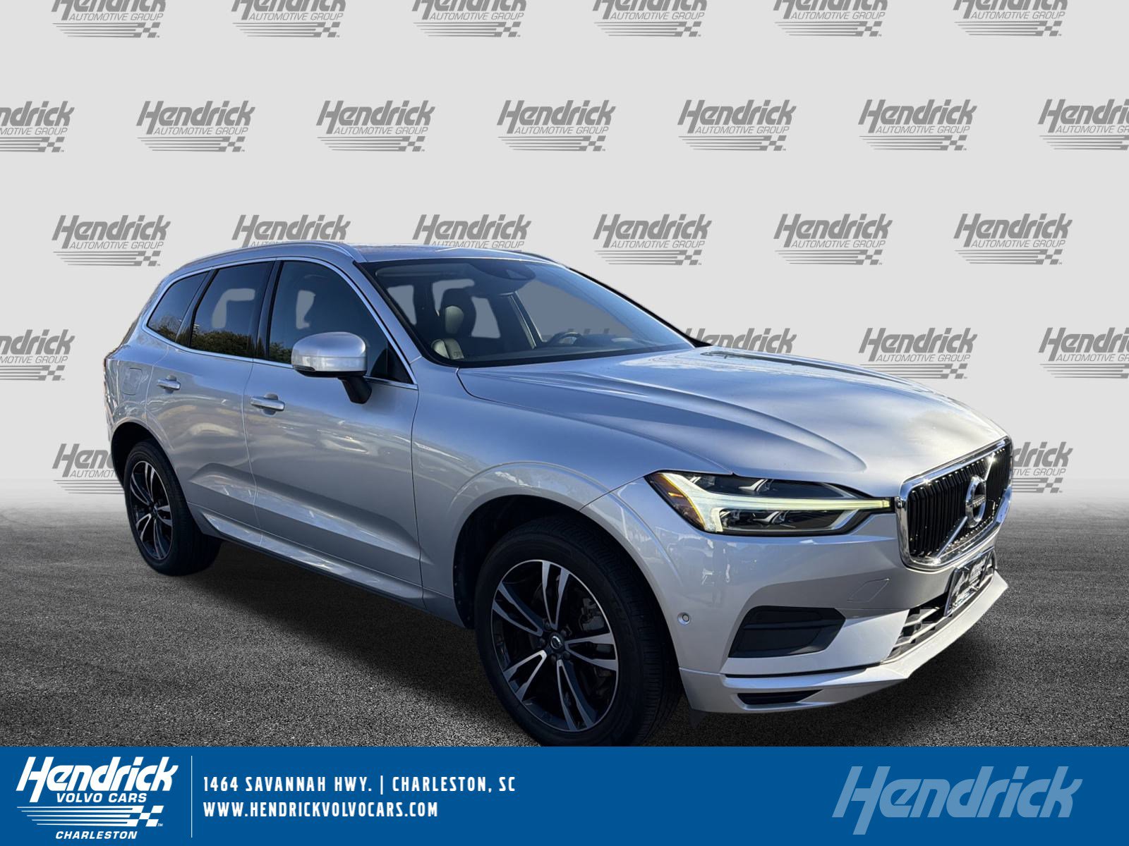 2019 Volvo XC60 Momentum's photo