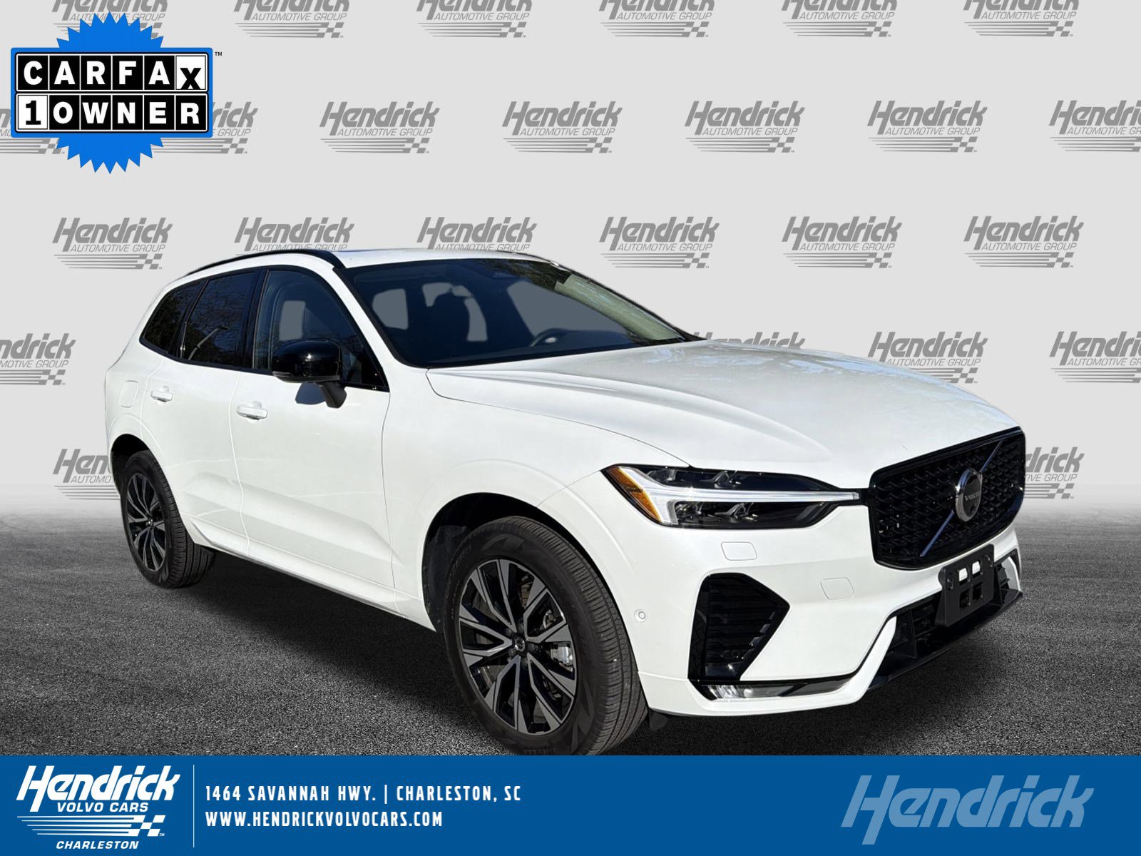 2025 Volvo XC60 Plus's photo