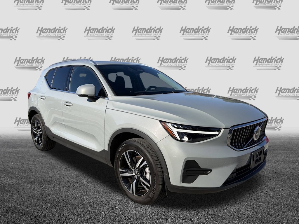 Certified 2025 Volvo XC40 Core Bright Theme SUV