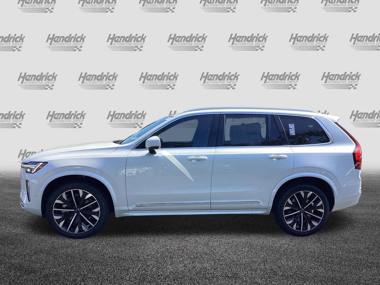 2026 Volvo XC90 Plus photo 4