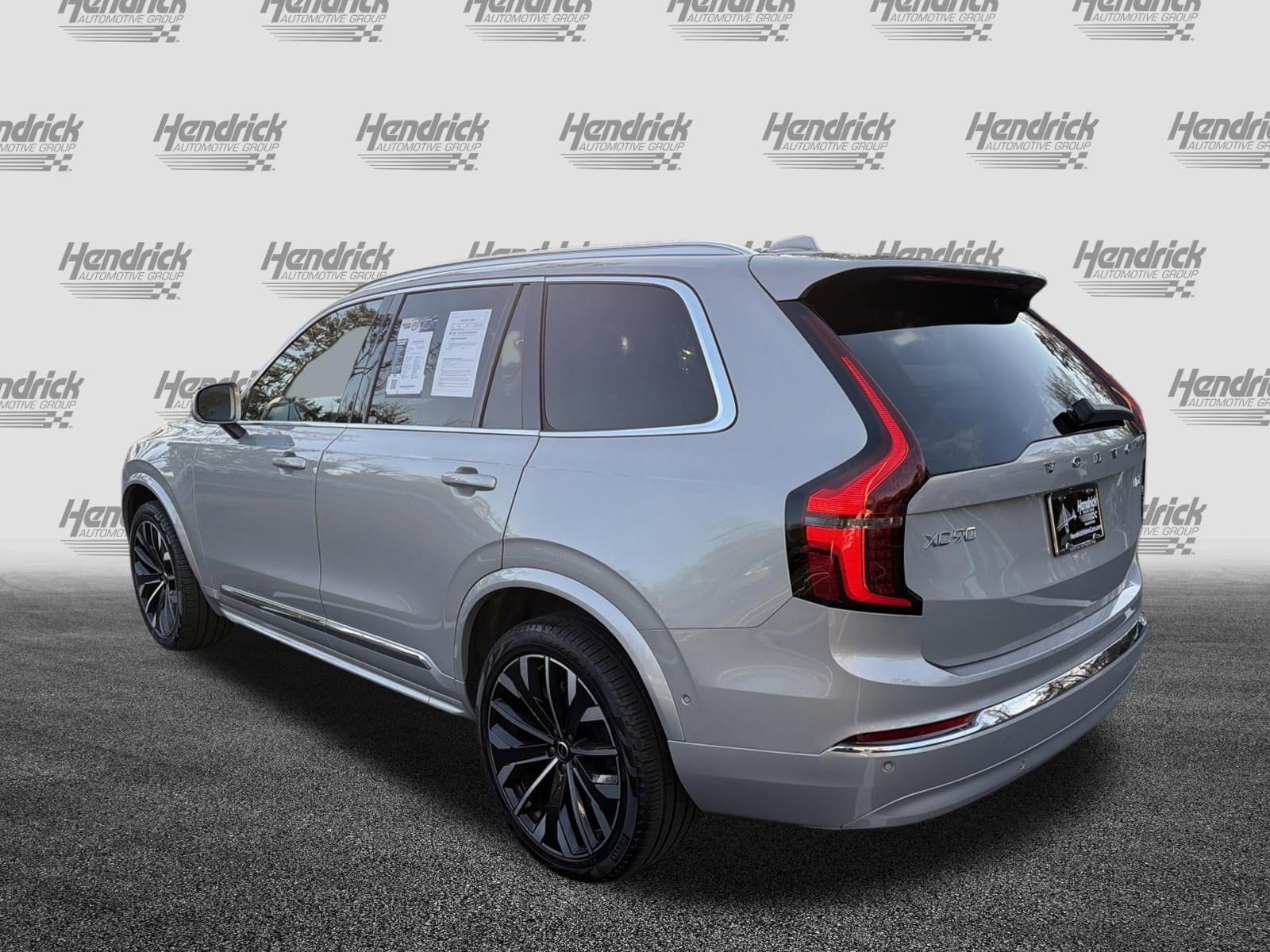 2025 Volvo XC90 Plus photo 3