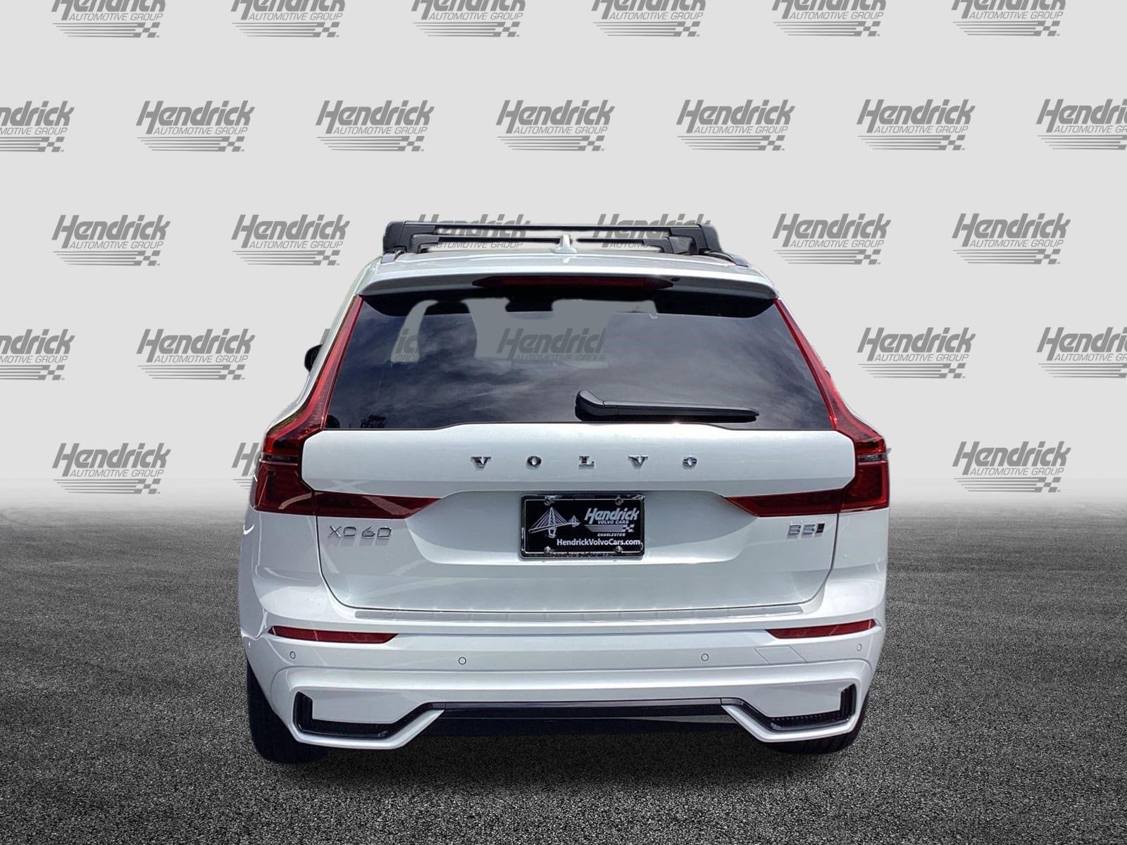 2026 Volvo XC60 Plus photo 6