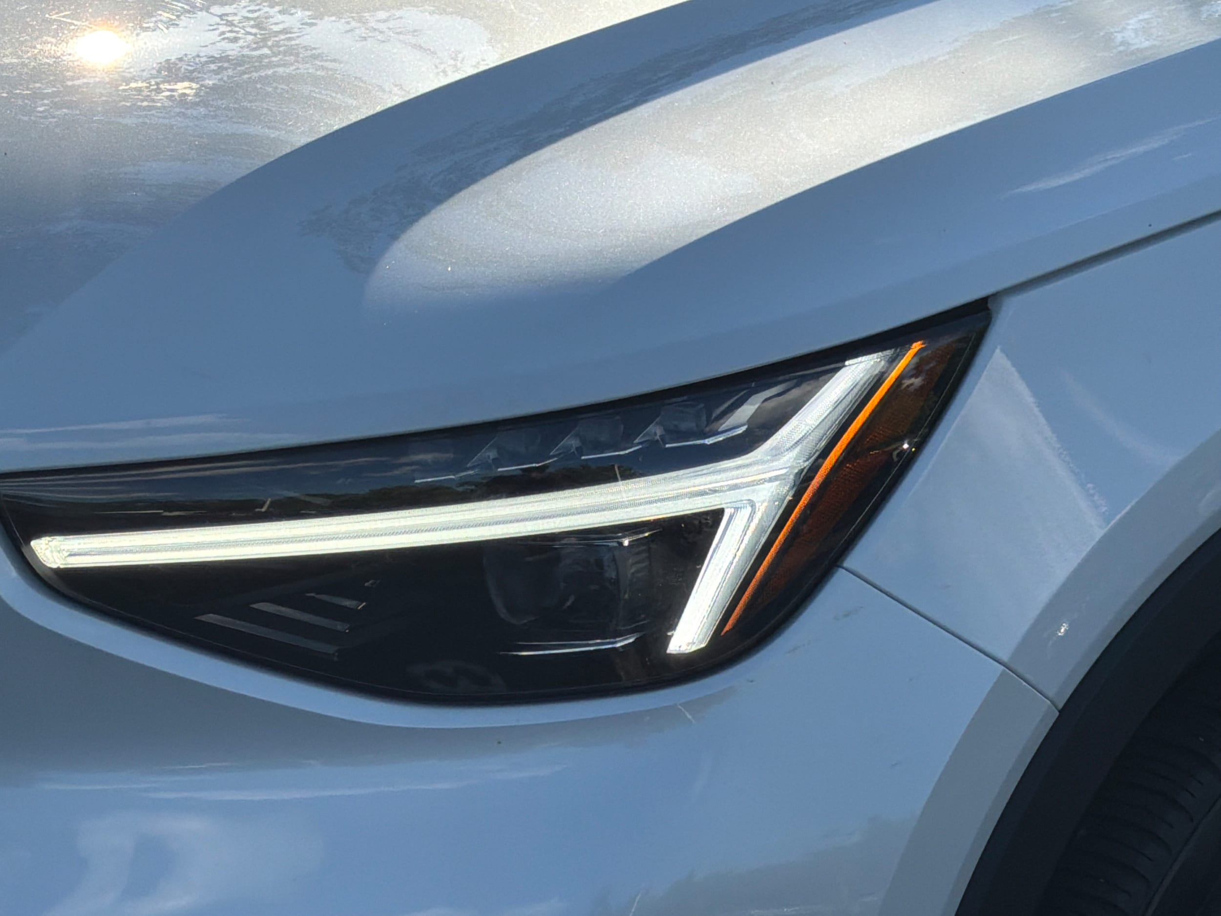 Volvo XC40 Ultra Dark Theme