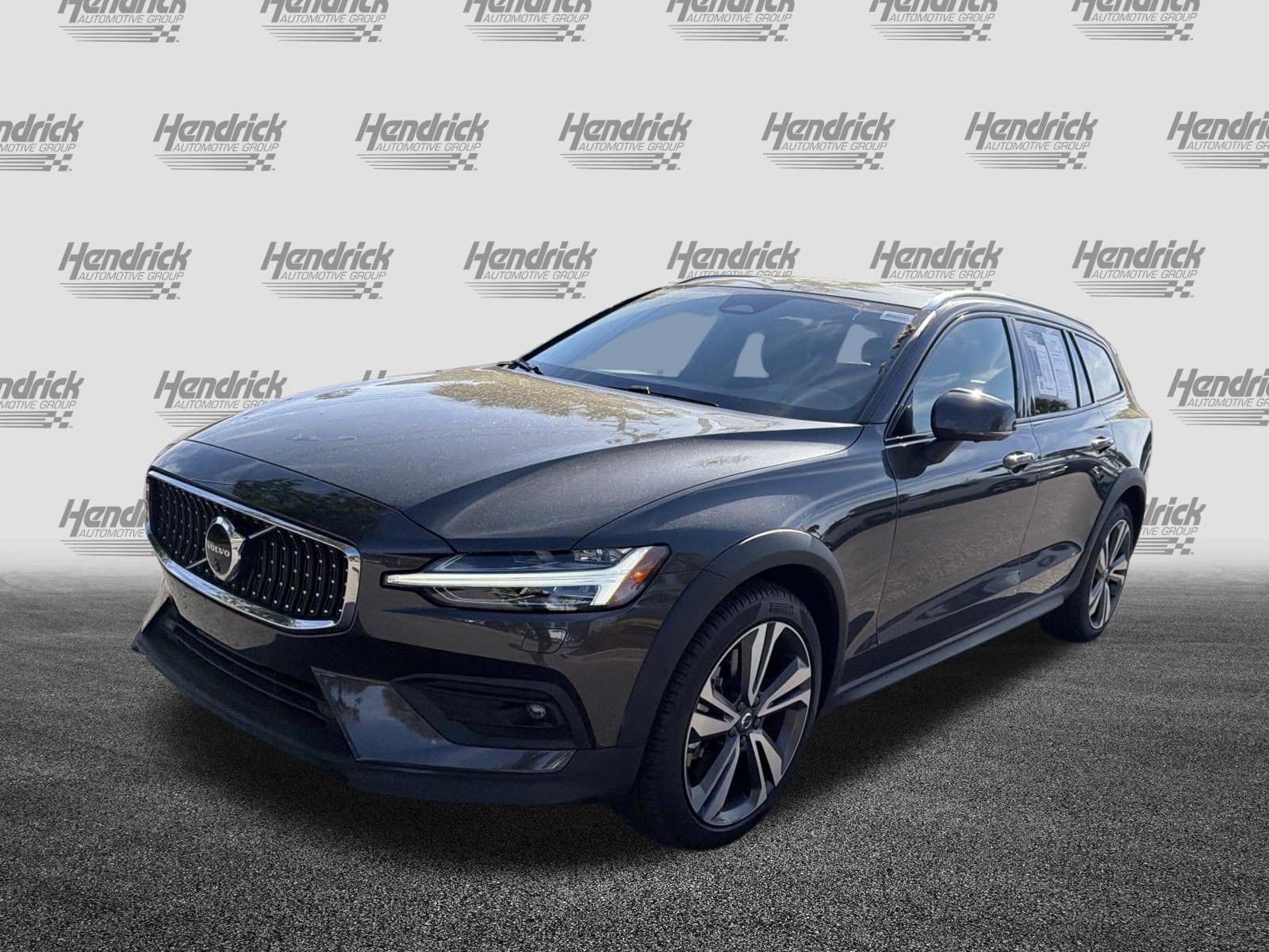 2025 Volvo V60 Cross Country Plus photo 4