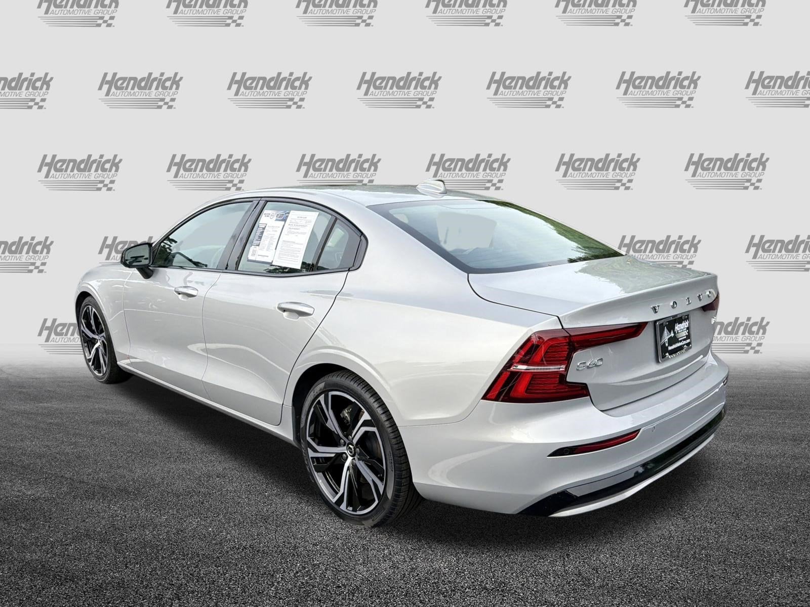 Volvo S60 Core Dark Theme