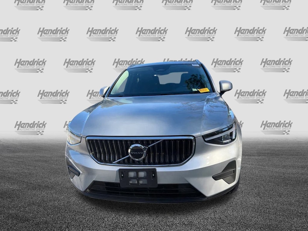 Certified 2025 Volvo XC40 Core Bright Theme SUV