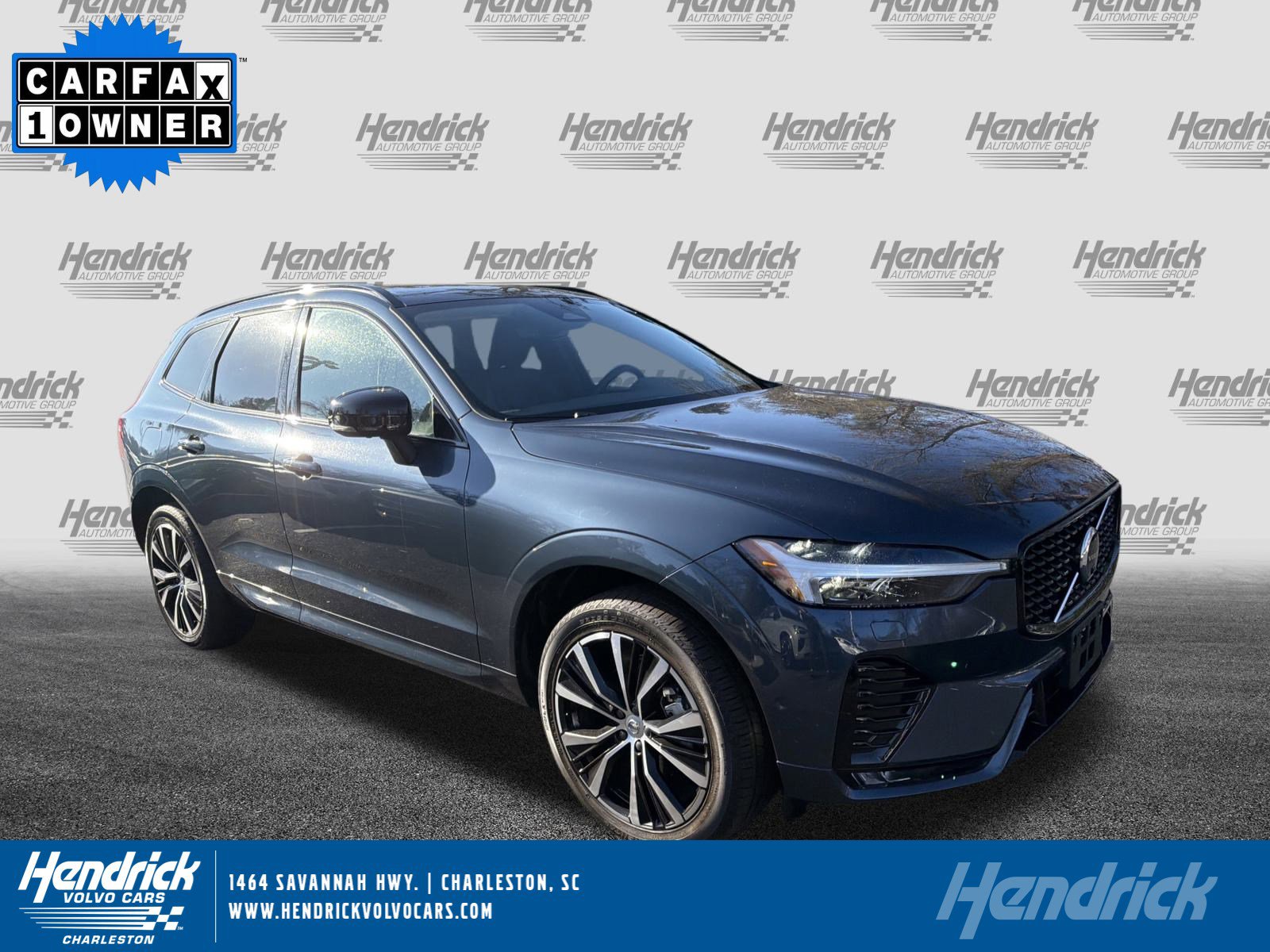 2025 Volvo XC60 Plus's photo