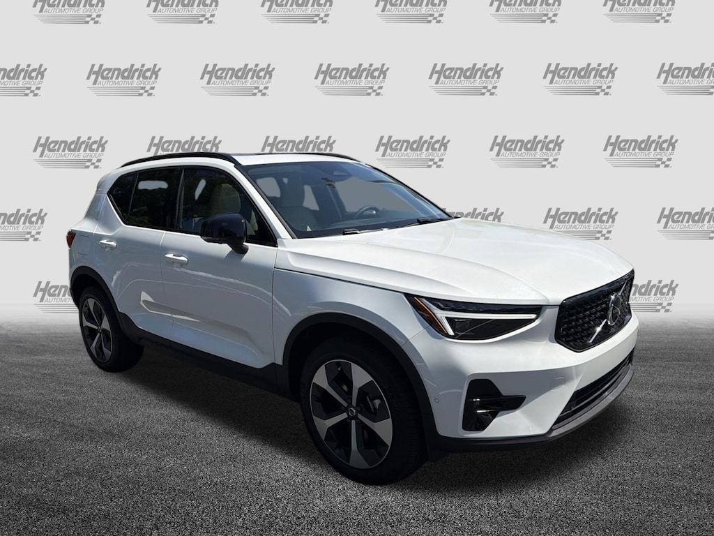 New 2026 Volvo XC40 B5 Plus SUV