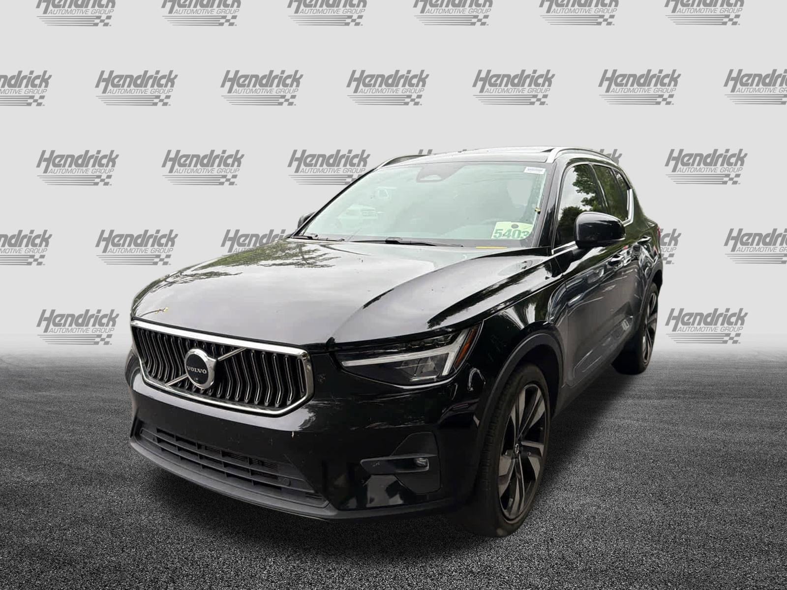 2023 Volvo XC40 Plus Bright Theme photo 6