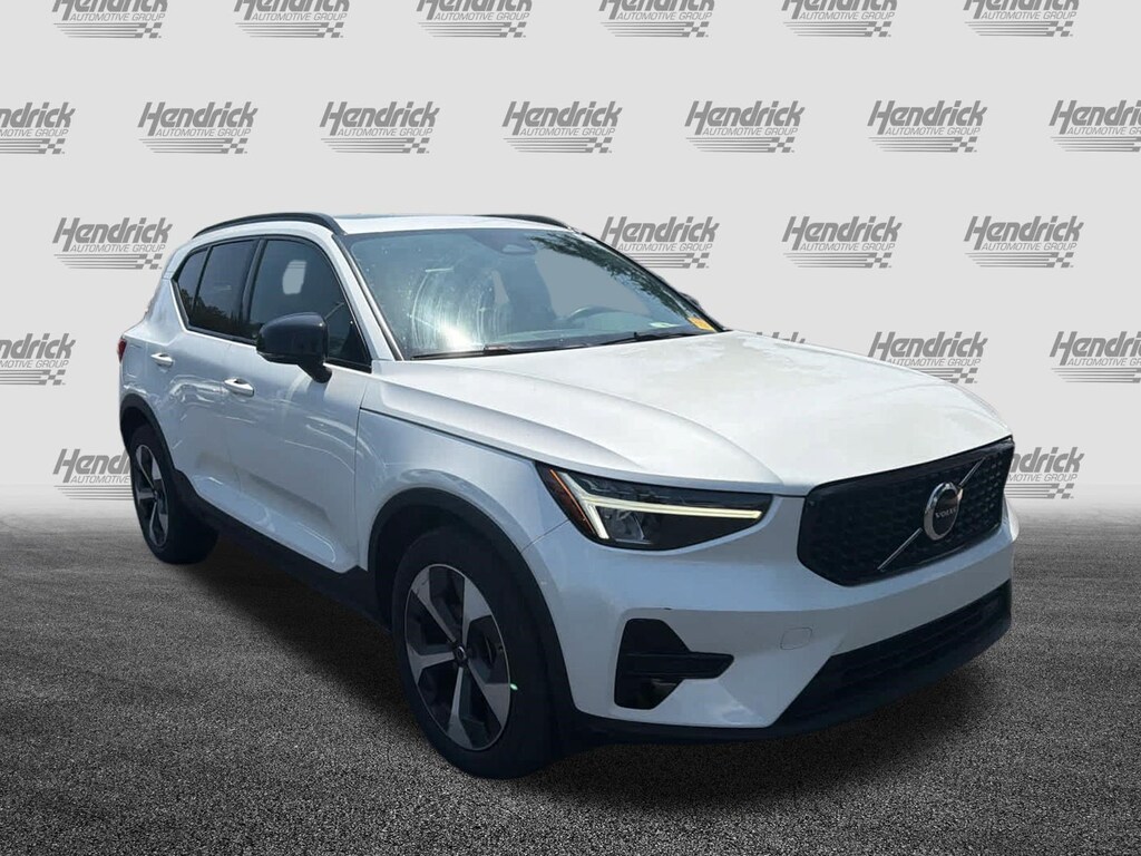 Used 2024 Volvo XC40 Core Bright Theme SUV