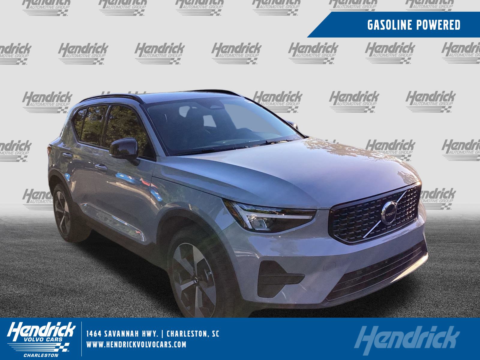 2026 Volvo XC40 Core's photo