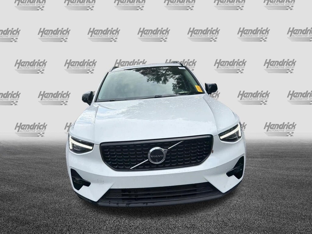 Certified 2025 Volvo XC40 Ultra Dark Theme SUV