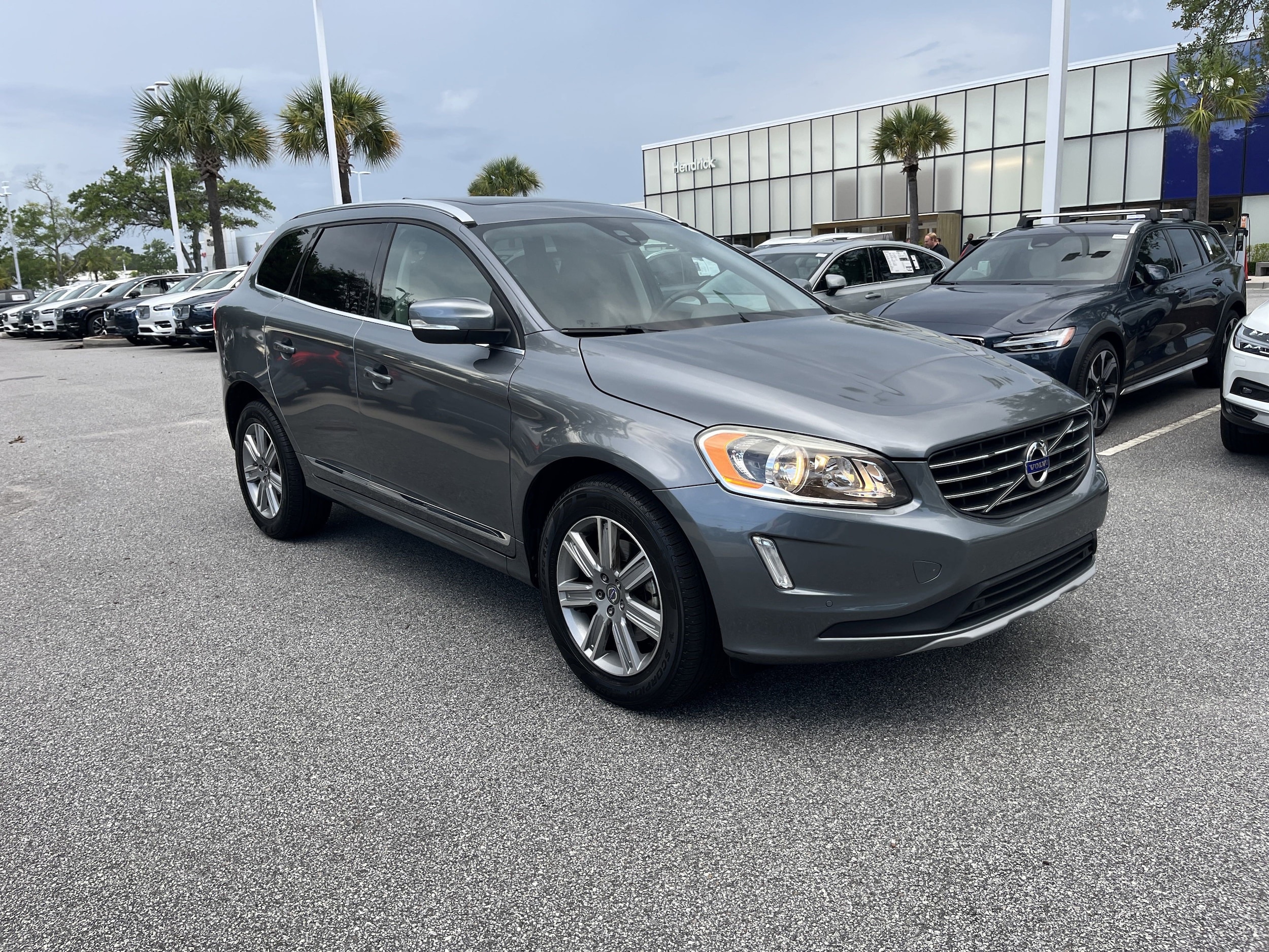 Used 2017 Volvo XC60 T5 Inscription with VIN YV440MDU9H2036255 for sale in Charleston, SC