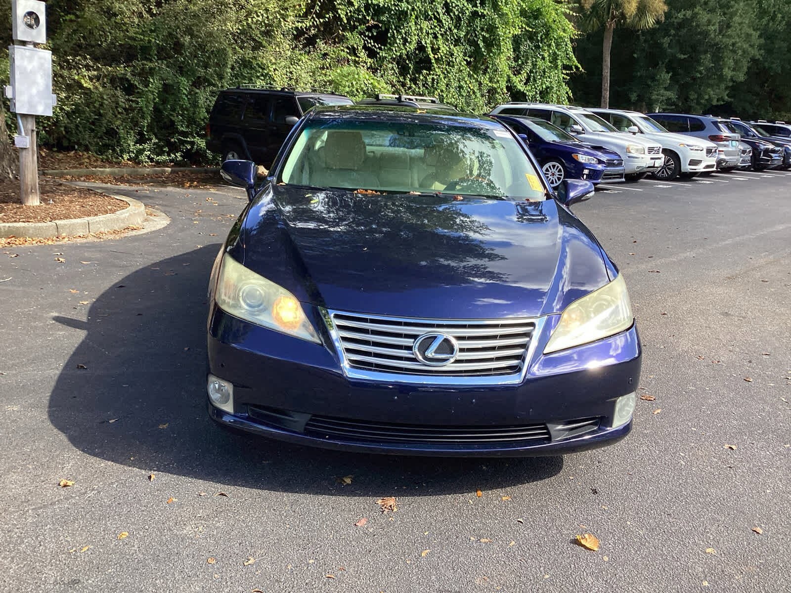 2011 Lexus ES 350 photo 2