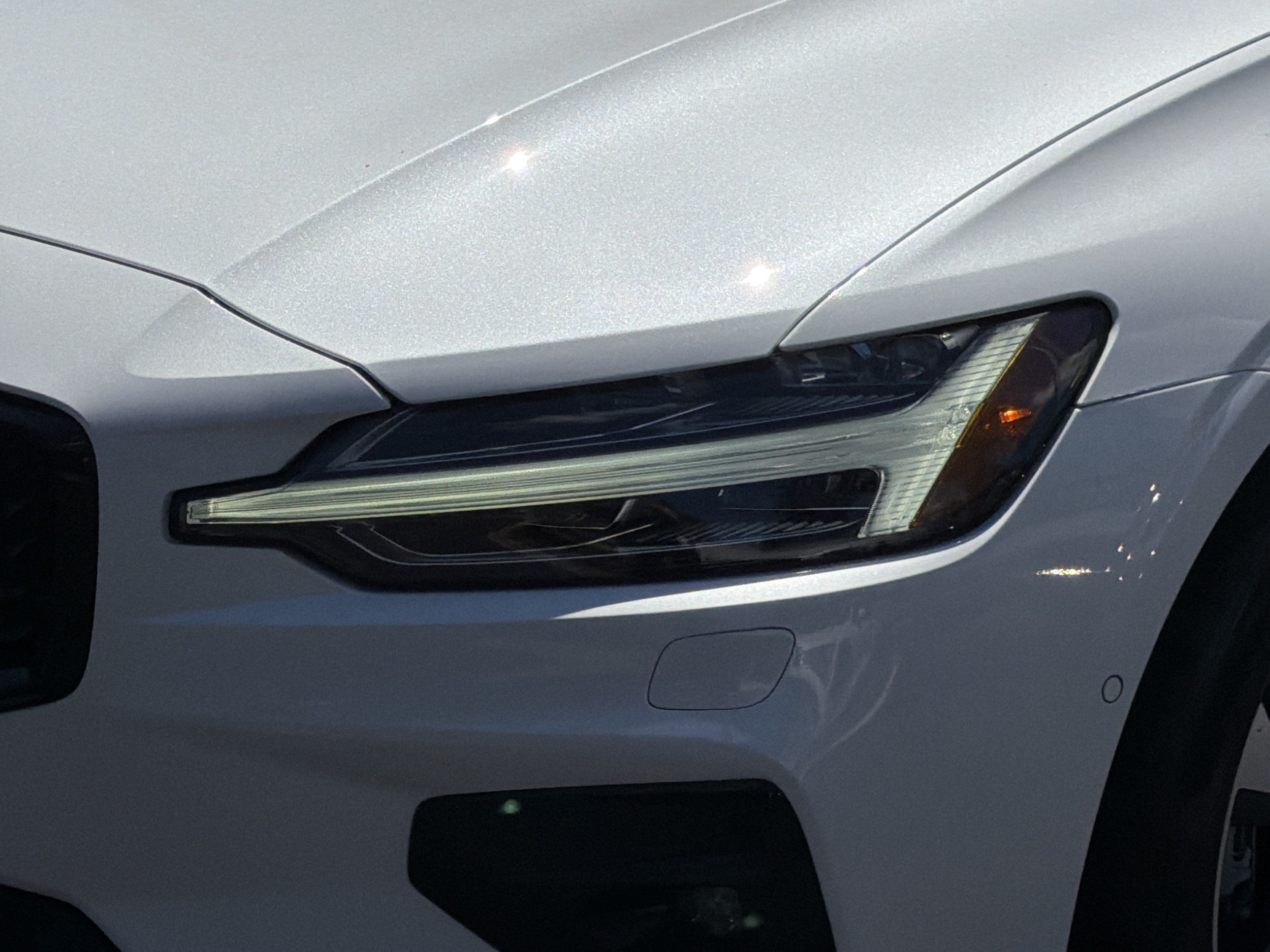 Volvo S60 Plus Dark Theme