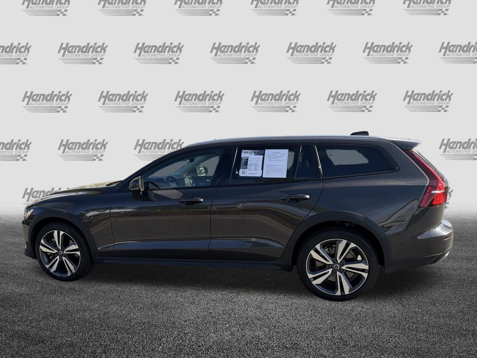 2025 Volvo V60 Cross Country Plus photo 6