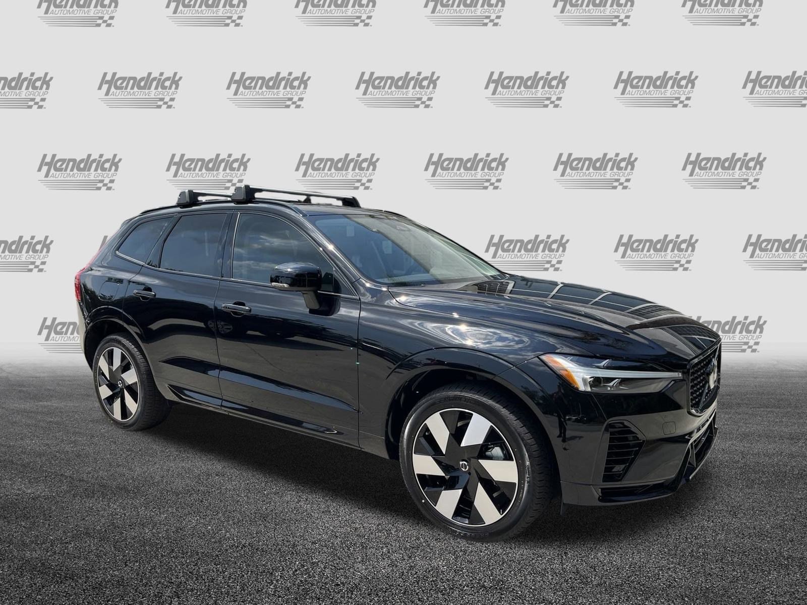2025 Volvo XC60 Plug-In Hybrid Plus