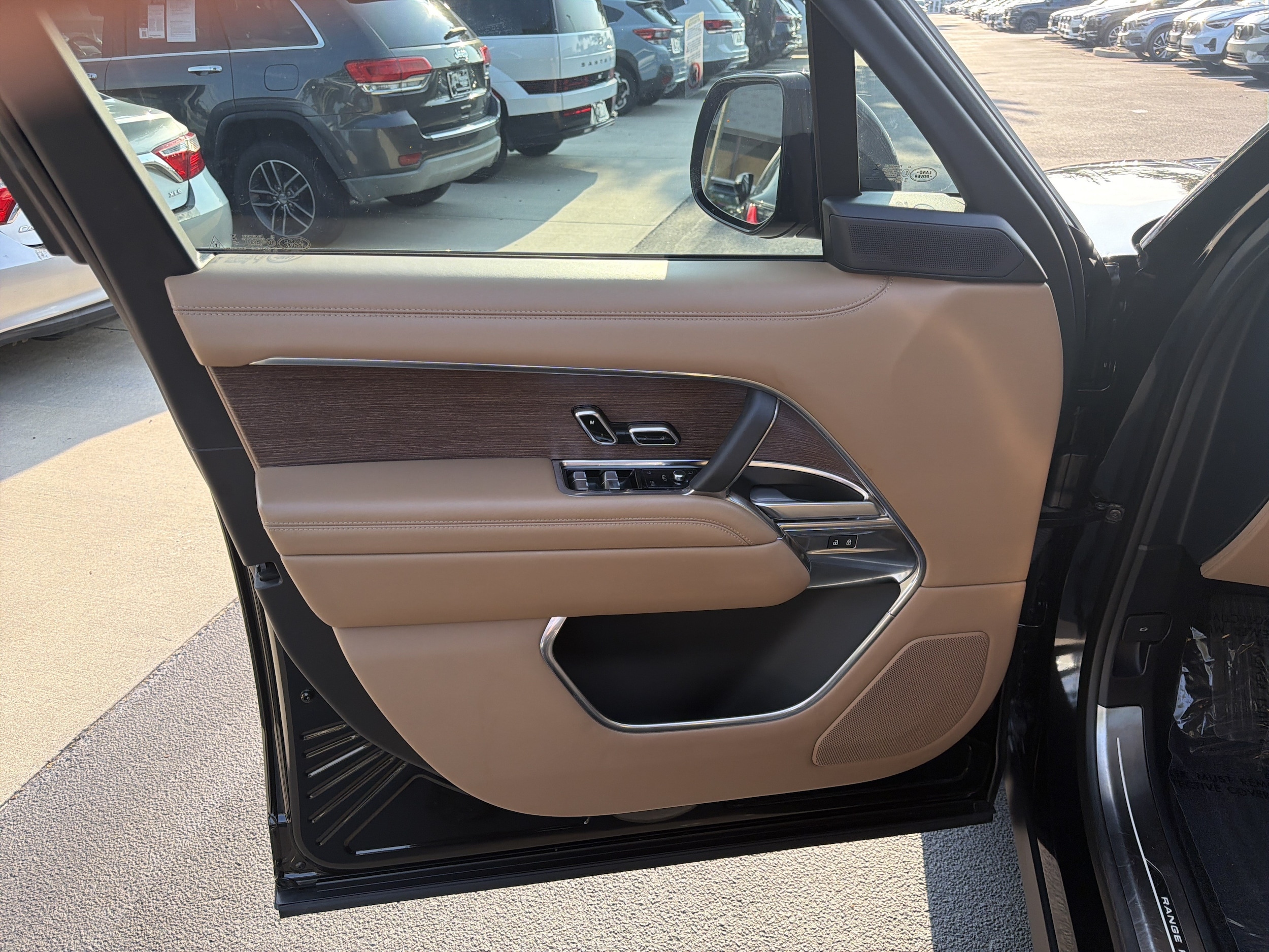 2024 Land Rover Range Rover SE - Photo 14