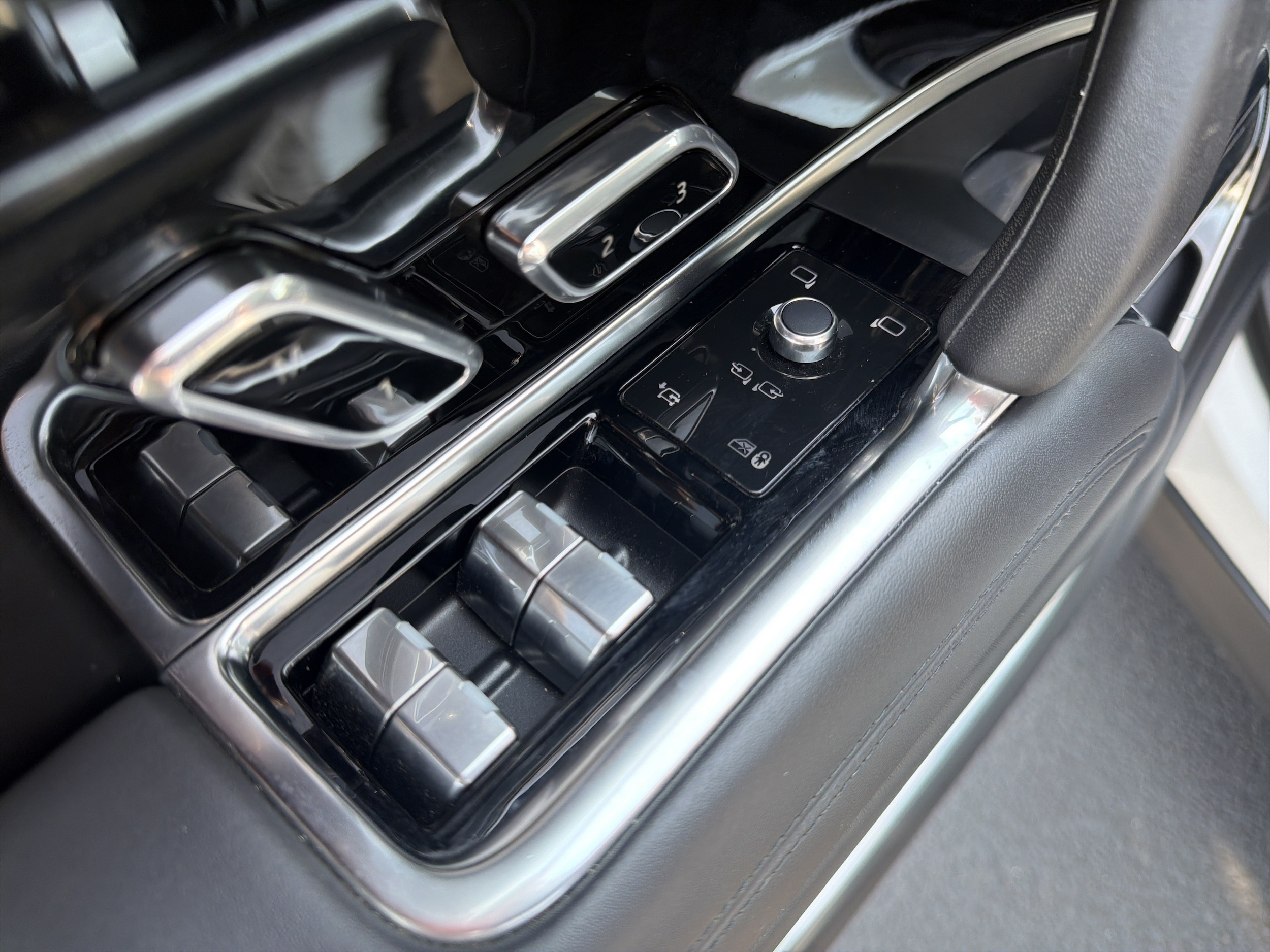 2022 Land Rover Range Rover Base - Photo 15