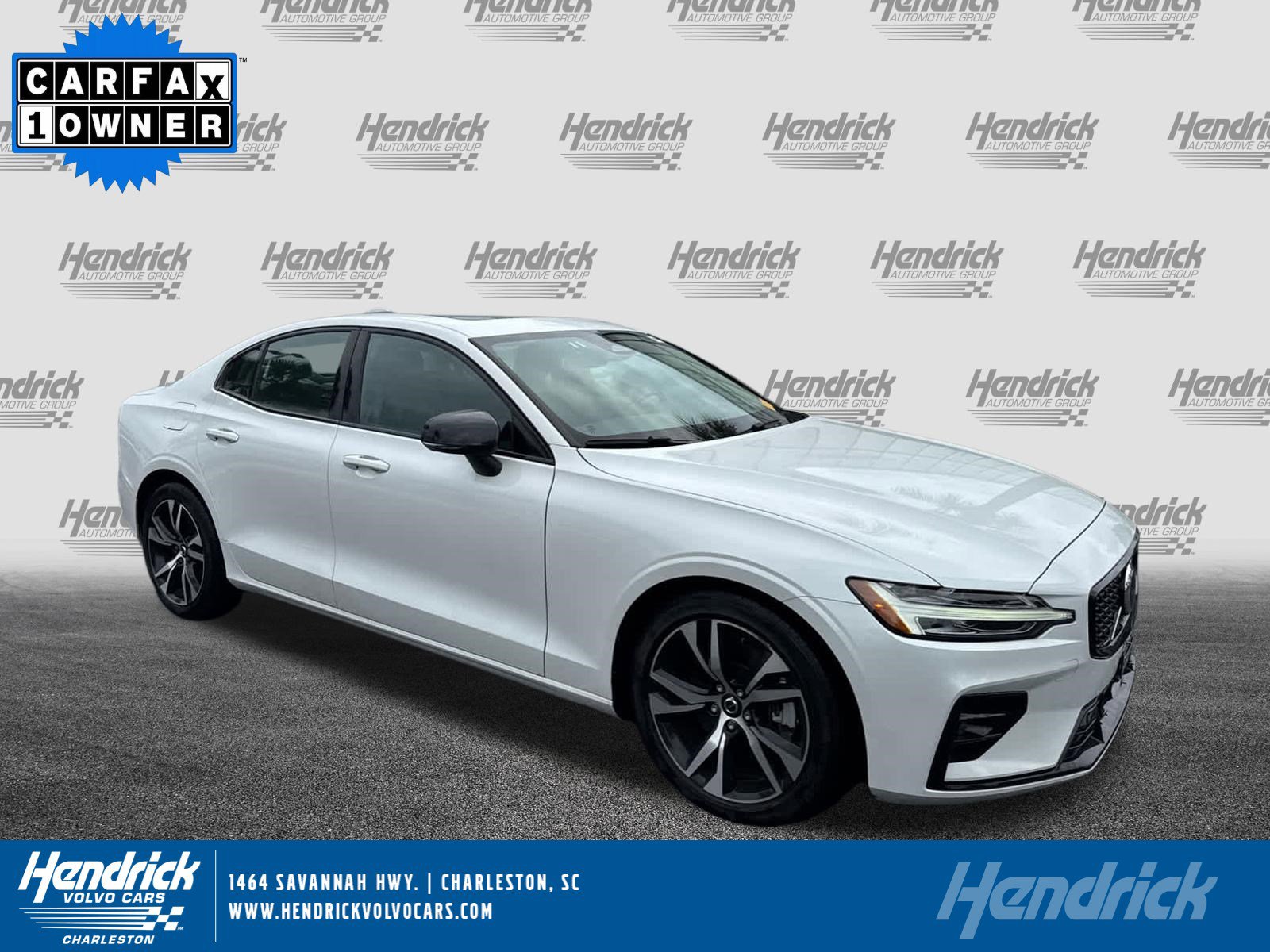 2024 Volvo S60 B5 Core Dark Theme's photo