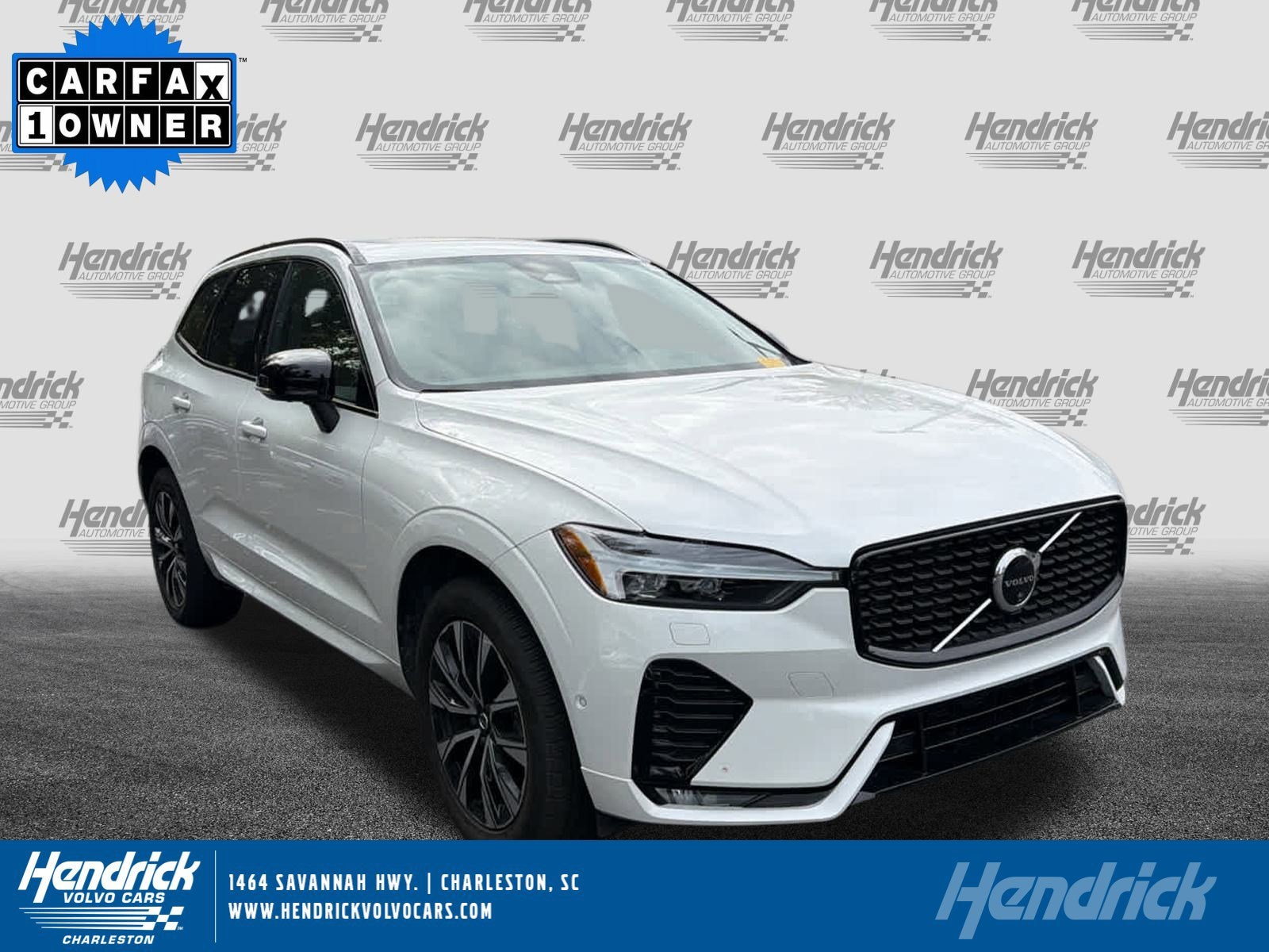 2025 Volvo XC60 Plus's photo