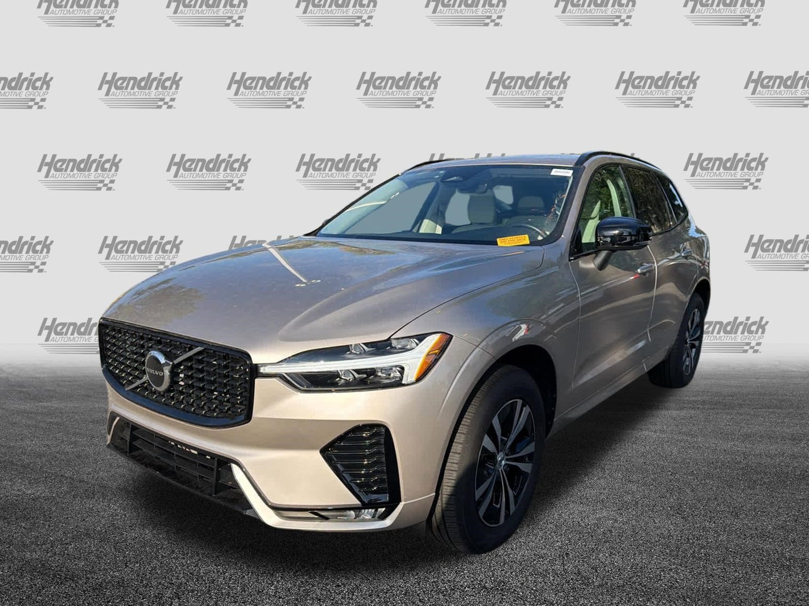 2025 Volvo XC60 Core photo 6