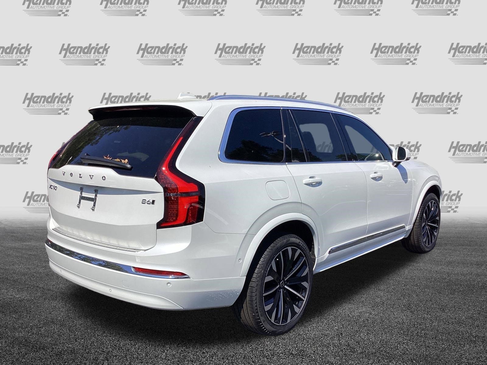 2026 Volvo XC90 Plus photo 3