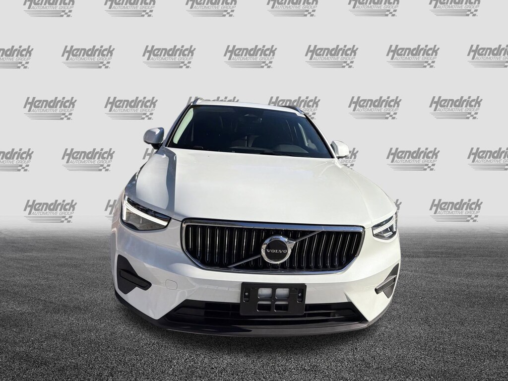 Certified 2025 Volvo XC40 Core Bright Theme SUV