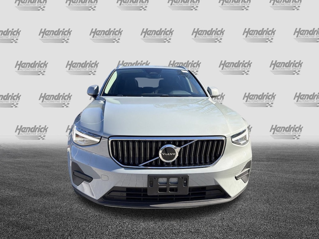 Certified 2025 Volvo XC40 Core Bright Theme SUV