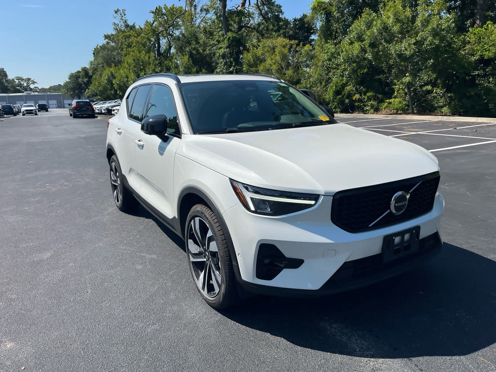 2025 Volvo XC40 Plus Dark Theme