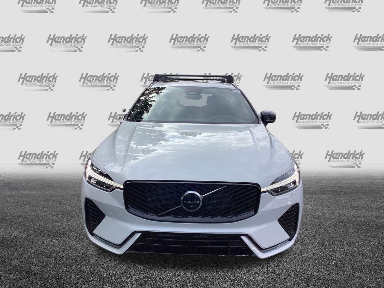 2026 Volvo XC60 B5 Plus photo 3