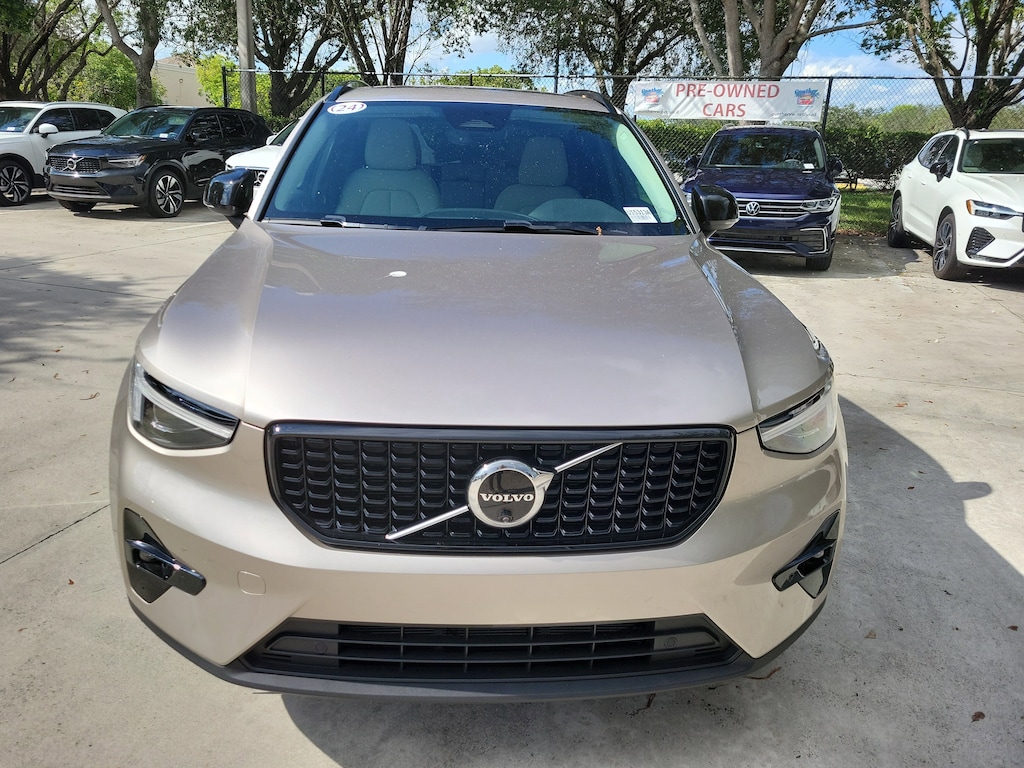 Certified 2024 Volvo XC40 Ultimate w/ 21 Wheel Package / Dark Theme B5 AWD Ultimate Dark Theme