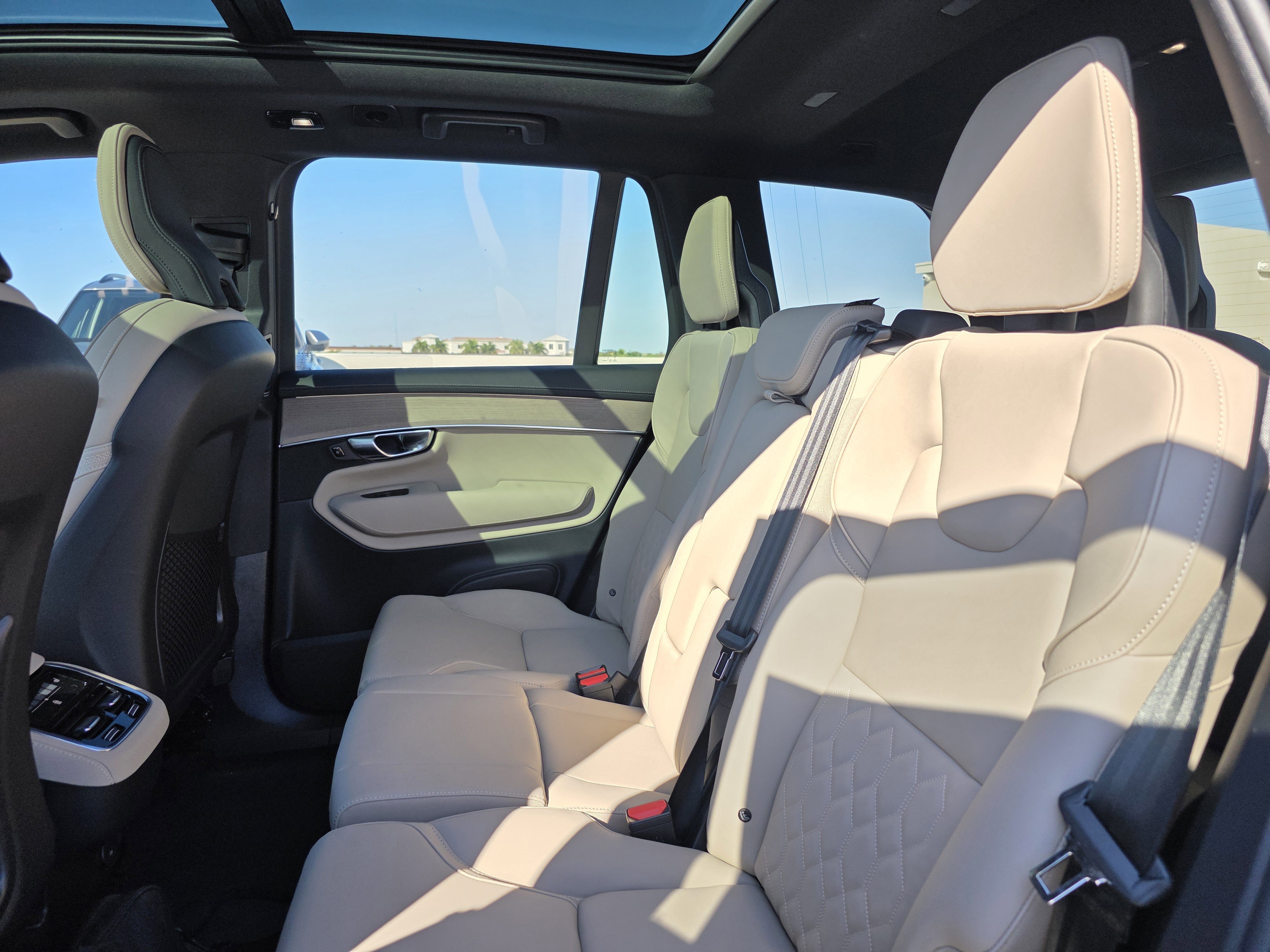 2026 Volvo XC90 Plus - Photo 11